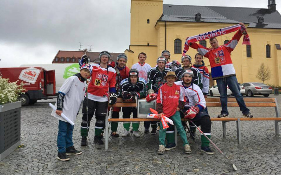 VIDEO: Základna českých hokejových fanoušků má sraz na náměstí T. G. M.