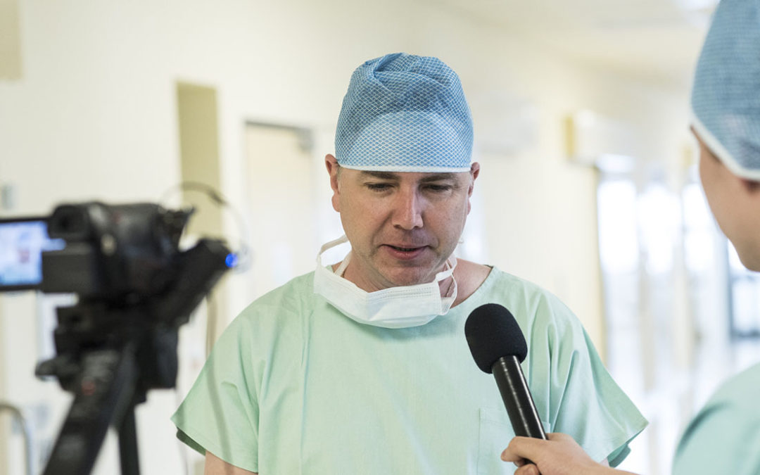 VIDEO: Odstranění nádoru na vlastní oči rukama lékaře z Oblastní nemocnice Příbram